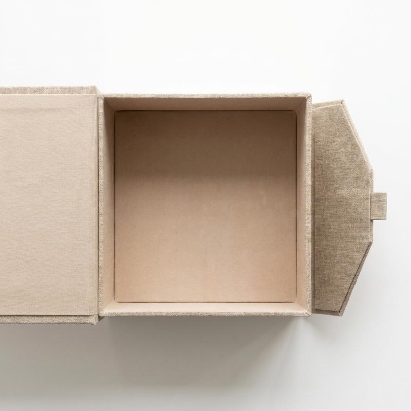 Luxury Rigid Gift Box with Magnetic Closure